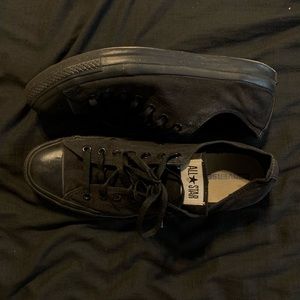 Black Converse low top size 13